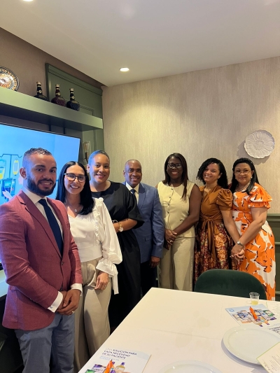 Médicos del Hospital Docente SEMMA Santo Domingo participan en conferencia sobre nutrición enteral en pacientes hospitalizados