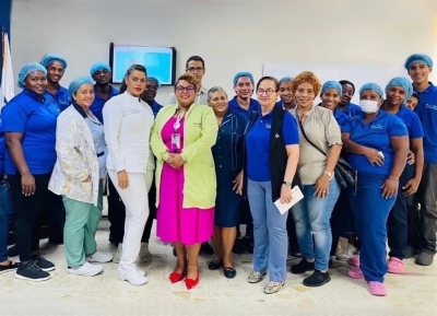 Hospital Docente SEMMA fortalece protocolo de limpieza con capacitación a personal de mayordomía