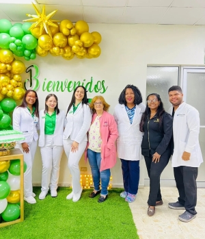 El Hospital Docente SEMMA Santo Domingo (HDSSD) dio la bienvenida a los nuevos m&eacute;dicos residentes de primer a&ntilde;o (R1), quienes iniciar&aacute;n su formaci&oacute;n en la especialidad de Medicina Familiar y Comunitaria.