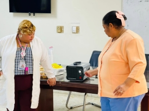 Hospital Docente Semma capacita a su personal de enfermer&iacute;a en uso de m&aacute;quina de ozonoterapia.