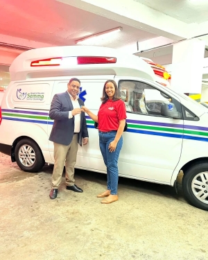 HDSSD pone en funcionamiento ambulancia totalmente remodelada para mejorar traslado de pacientes.